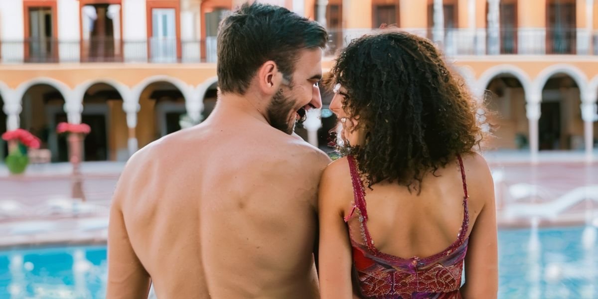 The Art of Flirting in Spanish: Essential Phrases for Dating